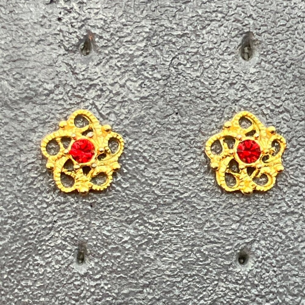 Ruby Flower Stud Earrings .5 In Gold Red Rhinestone Vintage Retro Bling Glam